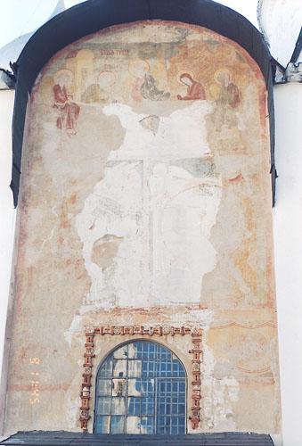 Великий Новгород: фрески над Корсунскими воротами Софийского собора; 09.03.2003
