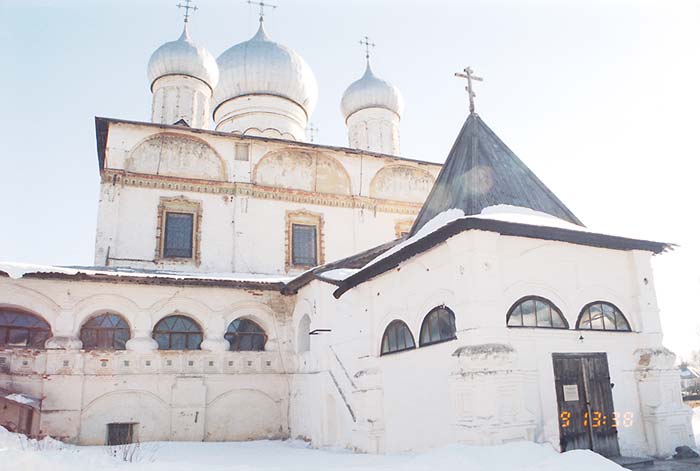 Великий Новгород: запад Знаменского собора; 09.03.2003