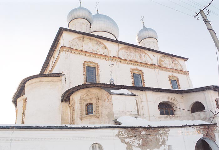 Великий Новгород: север Знаменского собора; 09.03.2003