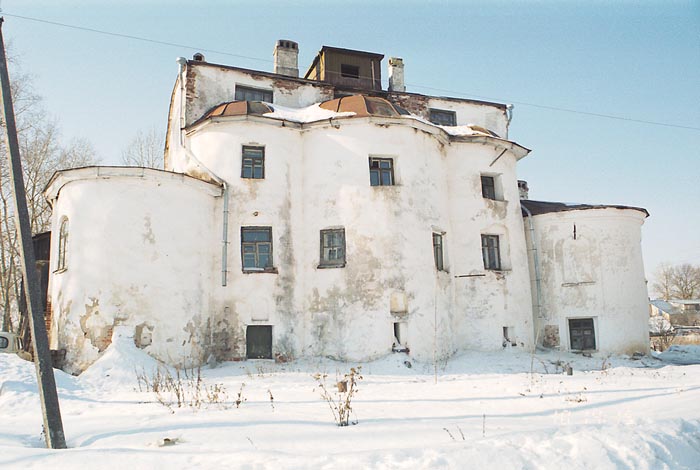 Великий Новгород: восток церковь Ильи на Славне; 10.03.2003
