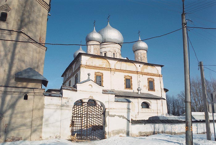 Великий Новгород: юг Знаменского собора; 10.03.2003