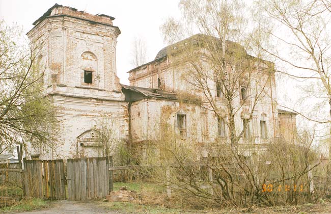 Вологда: юг церковь Иоанна Богослова; 30.04.2002