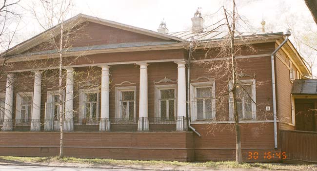 Вологда: дом Волкова на ул. Ленинградской; 30.04.2002
