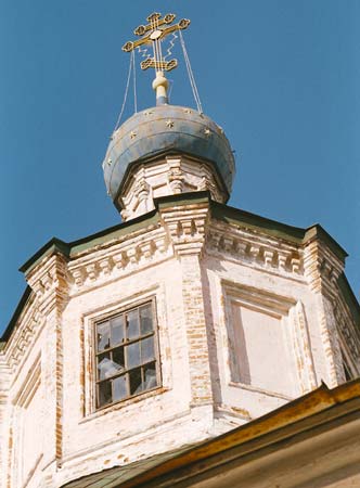 Вологда: церковь Владимирская (холодная), верх; 30.04.2002