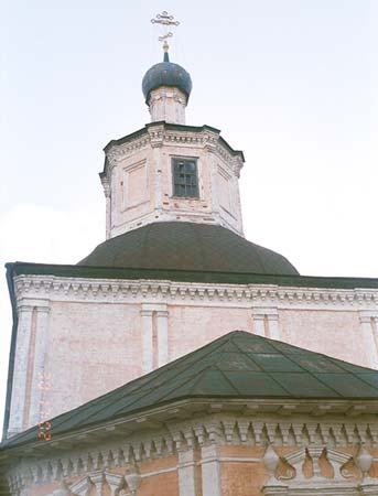 Вологда: верх церковь Владимирской (холодной), восток; 30.04.2002
