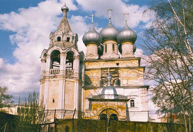 Вологда: запад церковь Константина и Елены; 30.04.2002