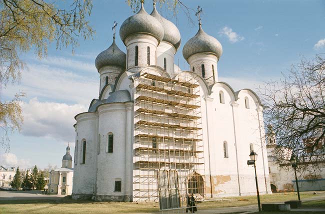 Вологда: с-в Софийского собора, вечереет; 30.04.2002