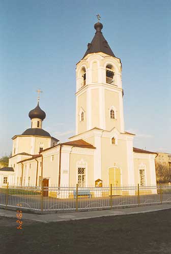 Вологда: с-з церковь Покрова на Козлене; 01.05.2002