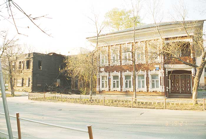 Вологда: памятник деревянной архитектуры; 03.05.2002