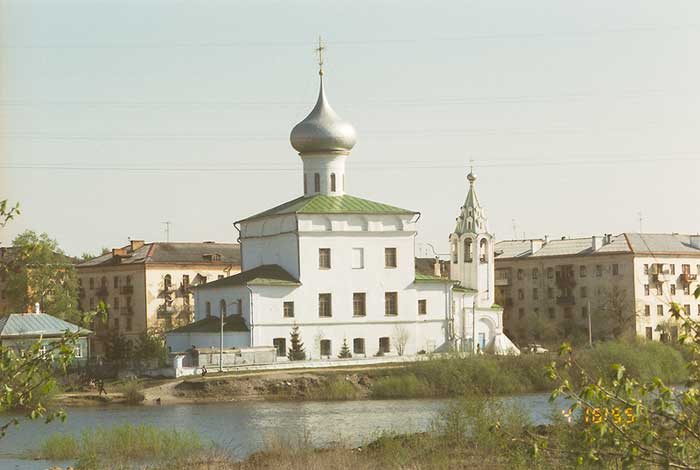 Вологда: с-в церковь Андрея Первозванного; 04.05.2002