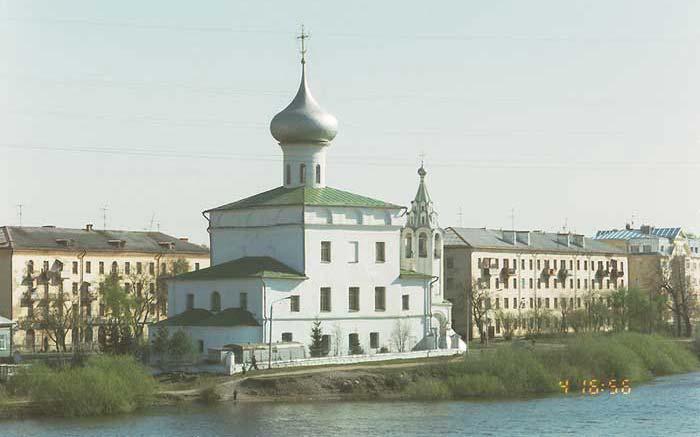 Вологда: с-в церковь Андрея Первозванного; 04.05.2002