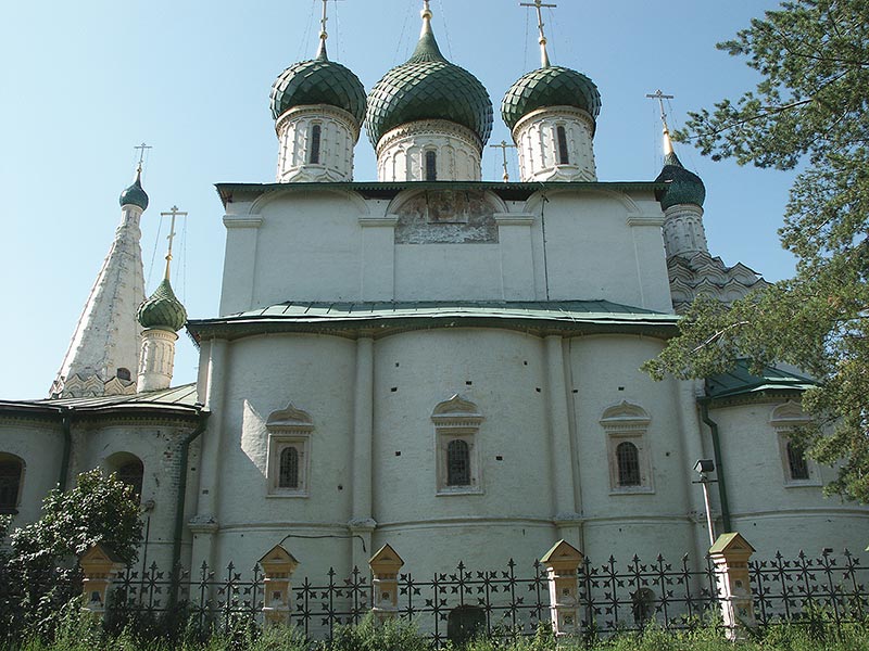 Ярославль: восток церковь Ильи Пророка; 02.08.2003