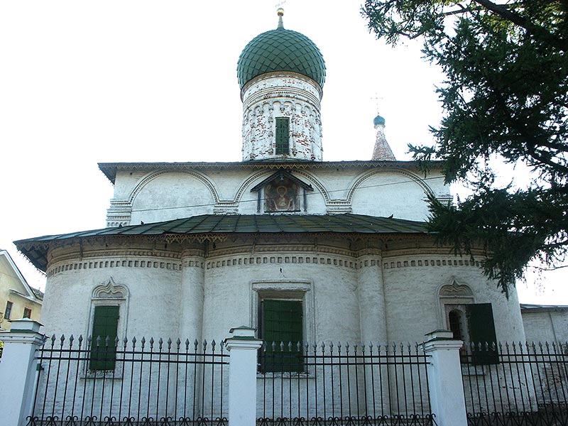 Ярославль: церковь Дмитрия Солунского, восток; 02.08.2003