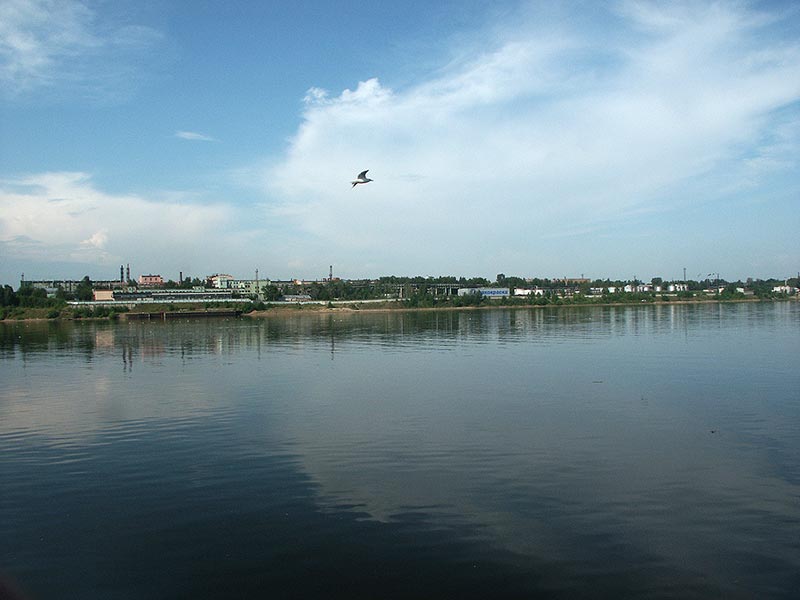 Ярославль: берег за ж/д мостом; 03.08.2003
