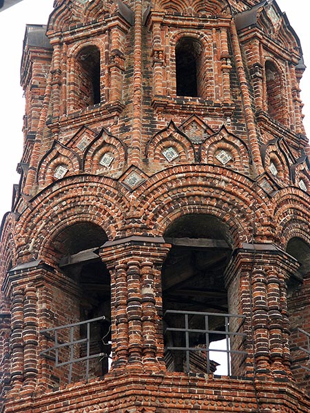 Ярославль: колокольня церковь Иоанна Златоуста, север; 03.08.2003
