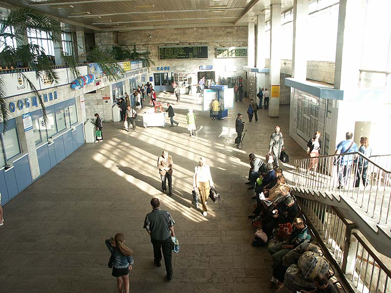 Ярославль: ж/д вокзал Ярославль-Главный, старое здание; 08:12 05.08.2005