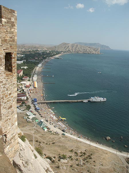 Украина (Украïна): Крым (Крим): Судак: Судакская бухта из Генуэзской крепости; 14:05 31.08.2005