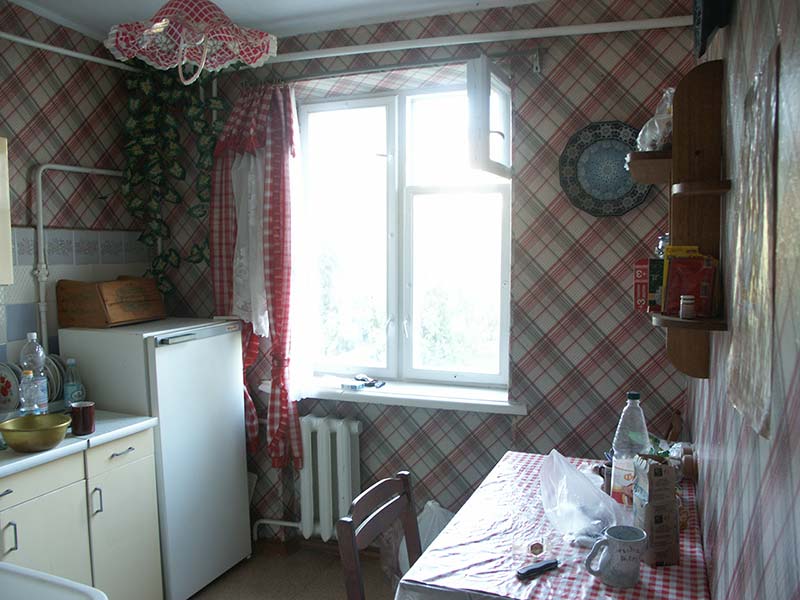 Украина (Украïна): Крым (Крим): Алушта: квартира, где мы жили; 07:40 06.09.2005