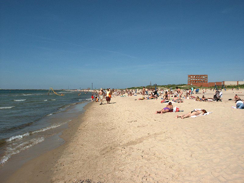 Латвия (Latvija): Ventspils Rajons: Вентспилс (Ventspils): Vasarnīcu rajons: пляж; 16:03 10.07.2005