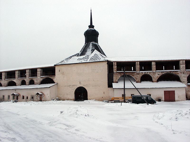 Кириллов: Кирилло-Белозерский м-рь: б.Косая, восток; 03.01.2005