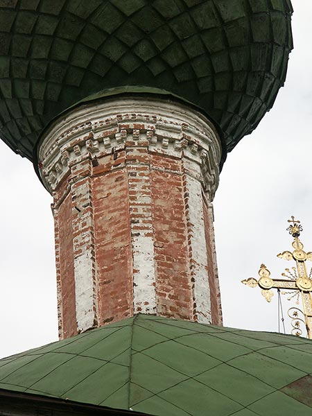 Переславль-Залесский: ул.Советская: Красная пл.: восток церкви св. Александра НевскогоАлександра Невского; 06.08.2003