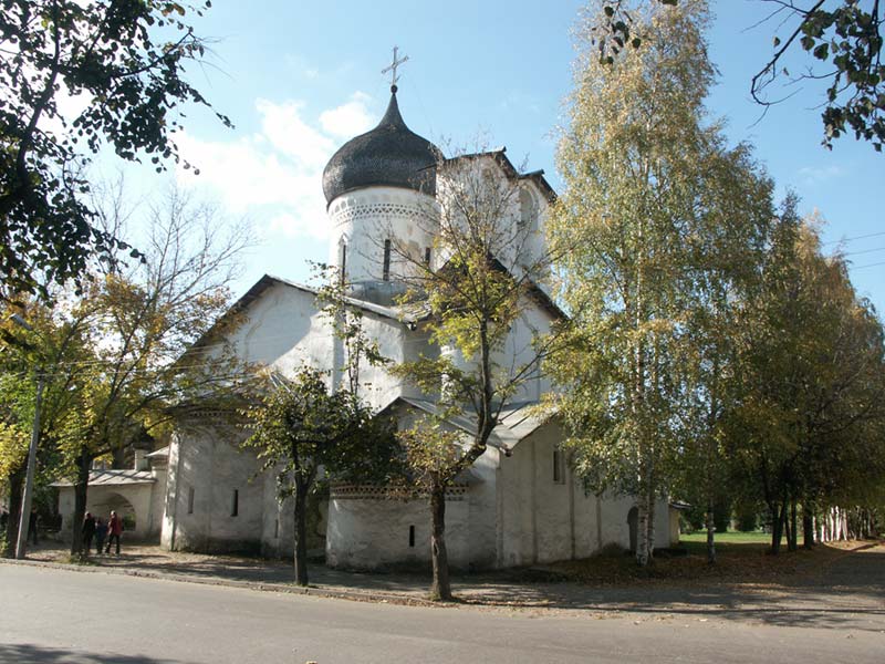 Псков: Средний город: церковь Николы с Усохи; 13:10 08.10.2005