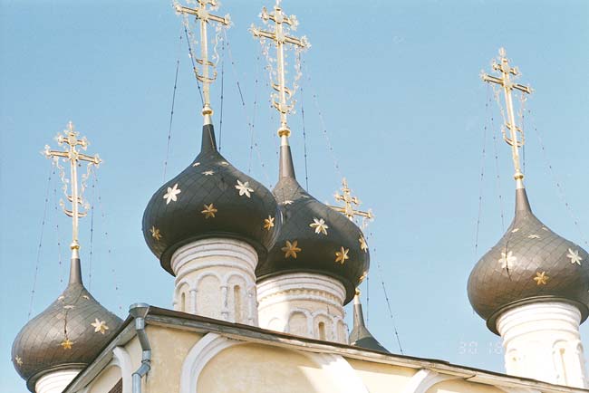 Вологда: верх церковь Дмитрия Прилуцкого; 30.04.2002